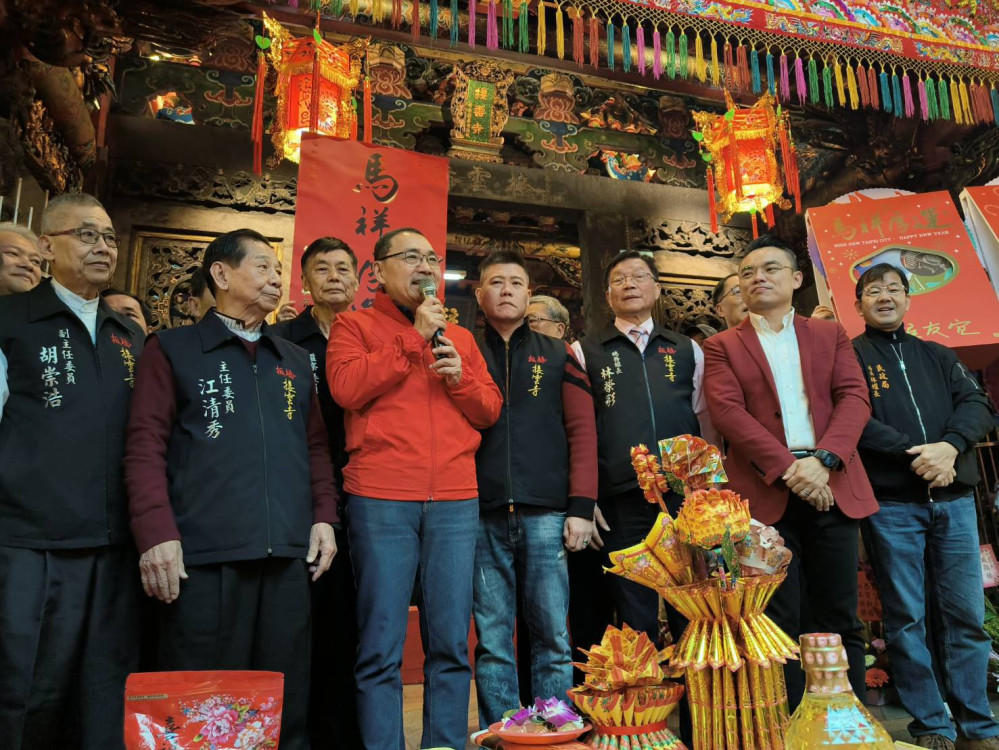 「馬祥厚運」 迎新年　侯友宜大年初一展開走春參拜行程