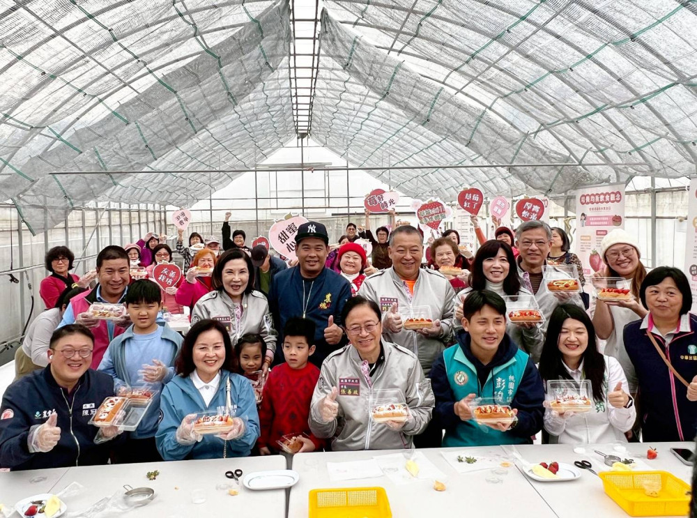 張善政走春採草莓 力推桃園草莓產業