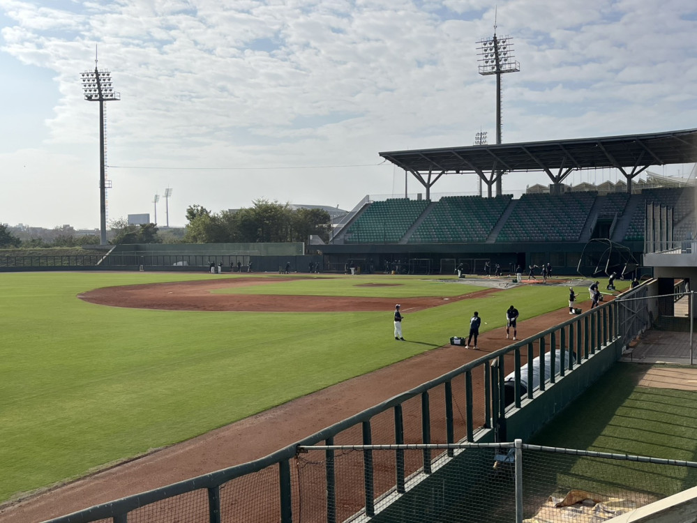 韓職雙雄聚臺南 樂天、NC恐龍亞太棒球場展開春訓