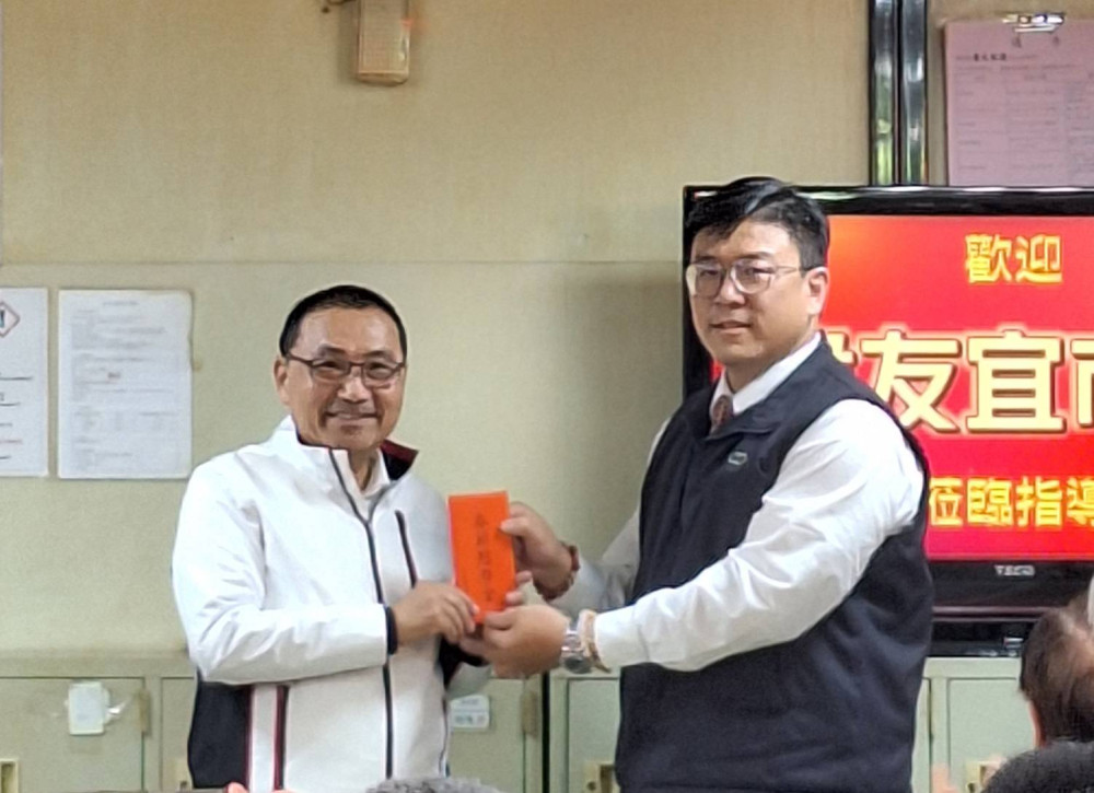 侯友宜慰勞公車從業人員　致謝堅守崗位、春節服務不打烊