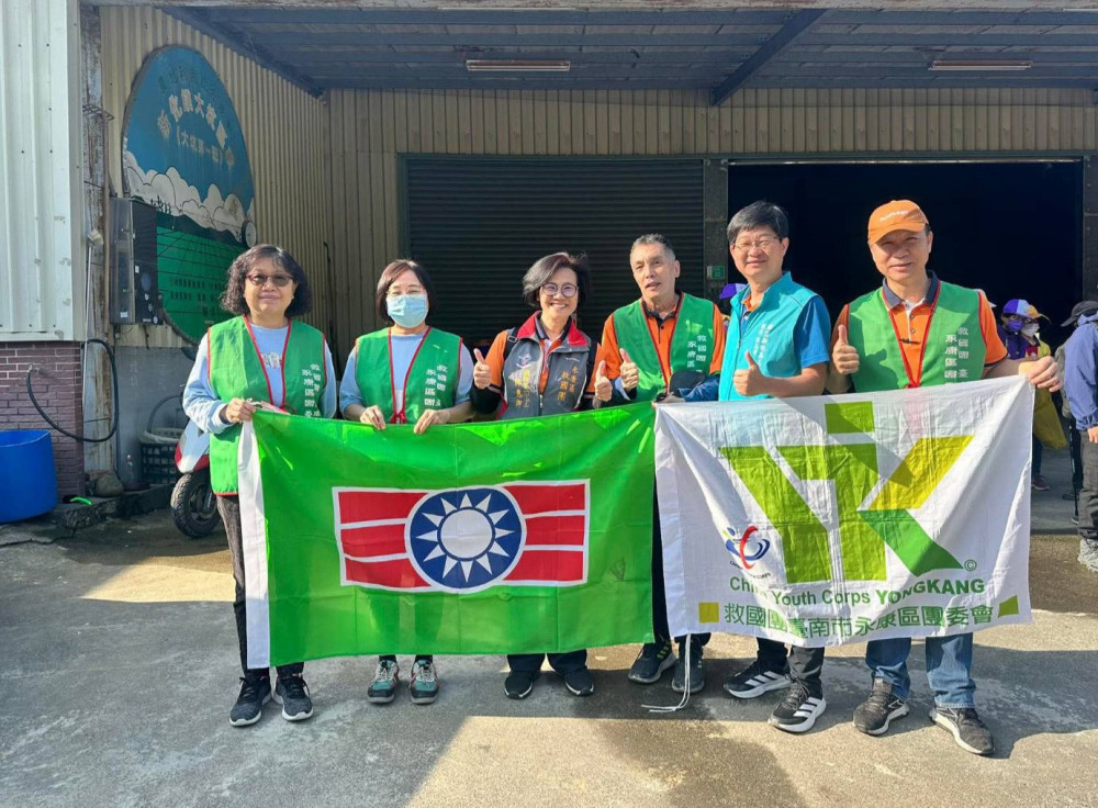 臺南救國團慶青年節 聯合眾志工至中興林場淨山健走