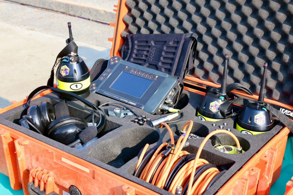 音樂與公益交響！中華強友會捐贈搜救犬設備，黃偉哲親頒感謝狀致意