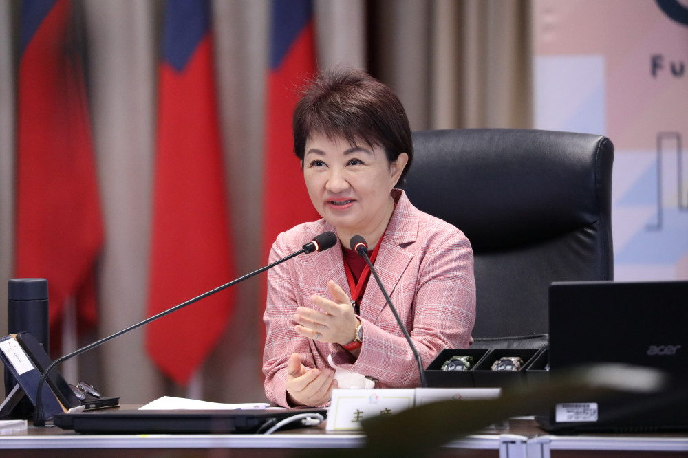 入營送迷彩電子錶、探視帶漢堡可樂    服役責任神聖  市府期做最強後盾