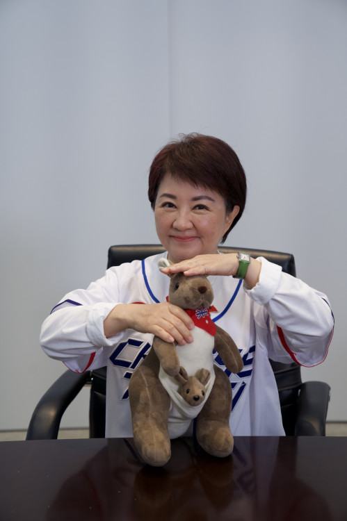 迎戰WBC應援再升級　台中府前廣場啦啦隊助陣、抽獎、美食陪球迷挺中華