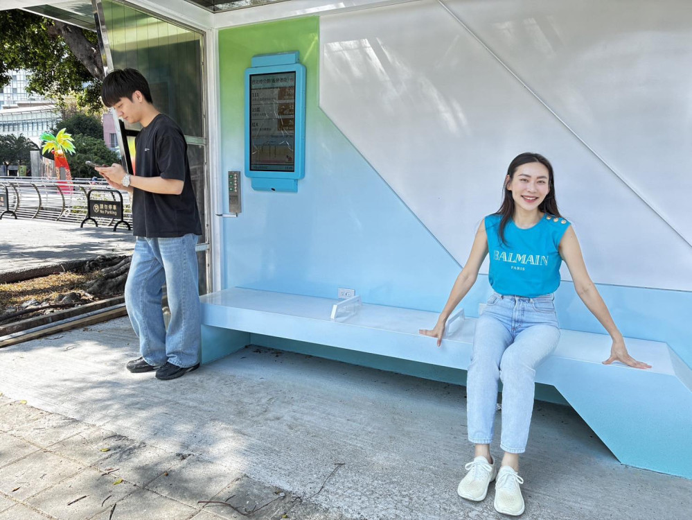 推動東區城市美學！臺南市議員曾之婕打造藝術化公車站，巴克禮公園站正式啟用