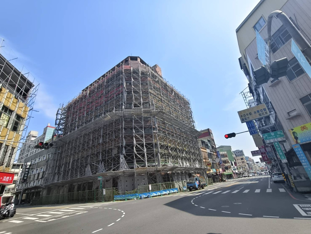 來亞大樓4月1日動工！工務局已完成施工前說明會及住戶物品取回作業將正式拆除