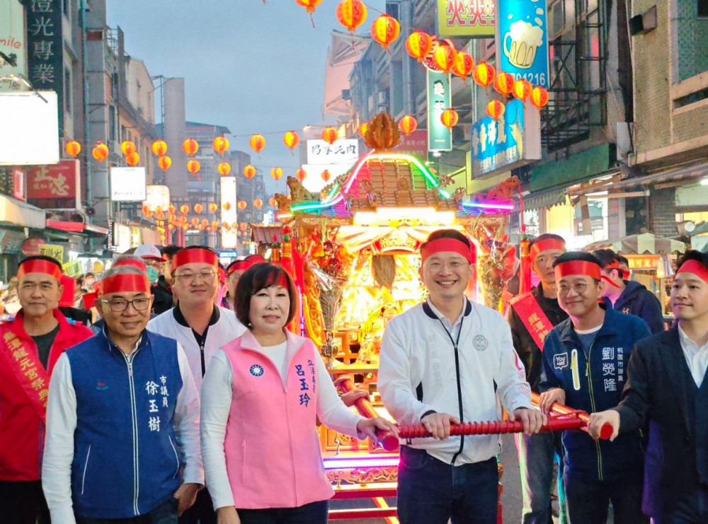 龍潭元宵迎古董接財神　蘇俊賓手繪花燈助攻龍潭燈會