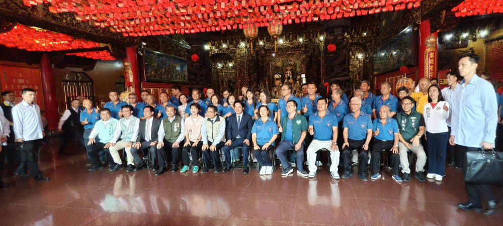 「恩潤生民」大匾揭幕！總統賴清德回鄉贈匾武德宮！