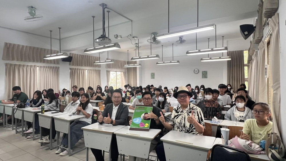 從校園到業界！甘師丞回母校授課　解密行銷跨域整合力