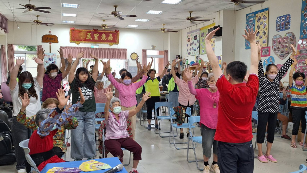 嘉藥USR計畫深耕西港 創意胡麻料理與精油香氛守護長者健康