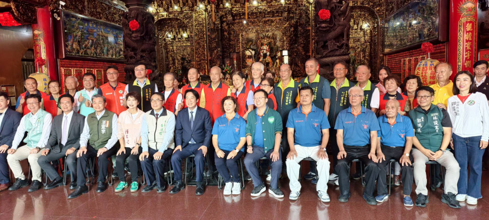 「恩潤生民」大匾揭幕！總統賴清德回鄉贈匾武德宮！