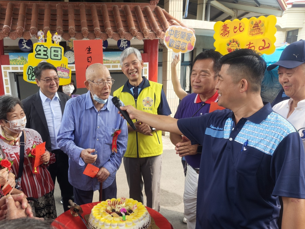 慶生結合才藝競賽×社區市集 中彰榮家青銀共融嗨翻天