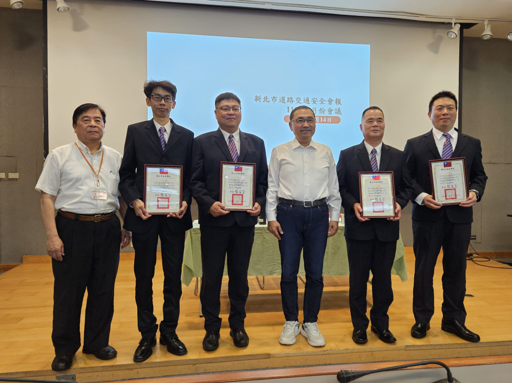 新北市公車服務品質評鑑出爐　侯友宜：落實路口安全確認、確保通行安全