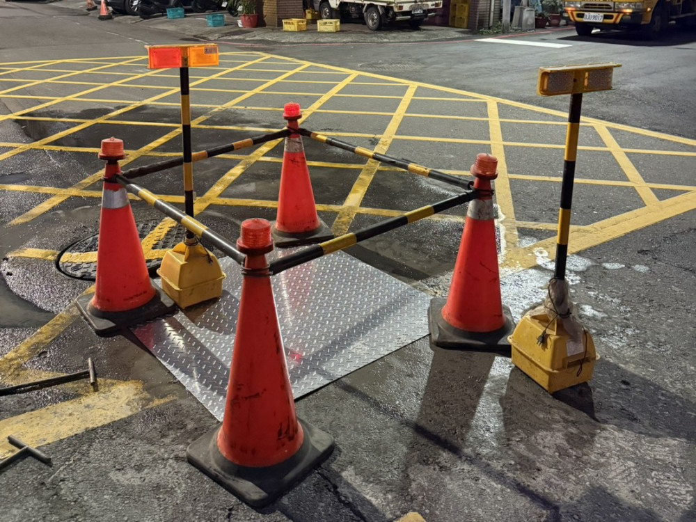 鳳山道路塌陷原因曝光  水利局迅速啟動全面檢修