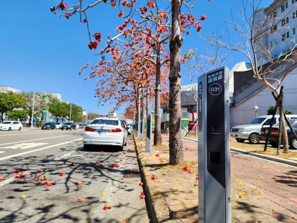 台南「智慧等車」全線入列，黃偉哲：建構以人為本科技古都