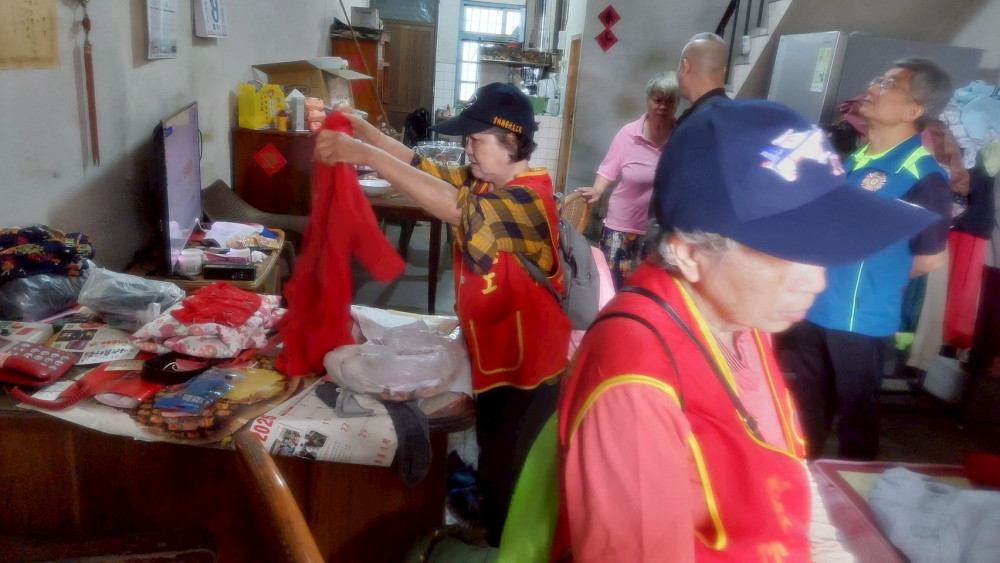 雲林榮服處榮欣志工暖心到府打掃 榮民感動致謝