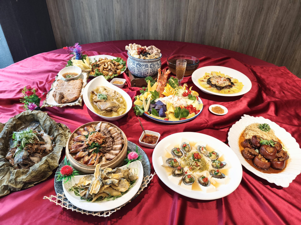 母親節檔期開打！客家美食「范頭家」以旅途靈感入菜  一鴨兩吃、荷葉蒸魚成亮點