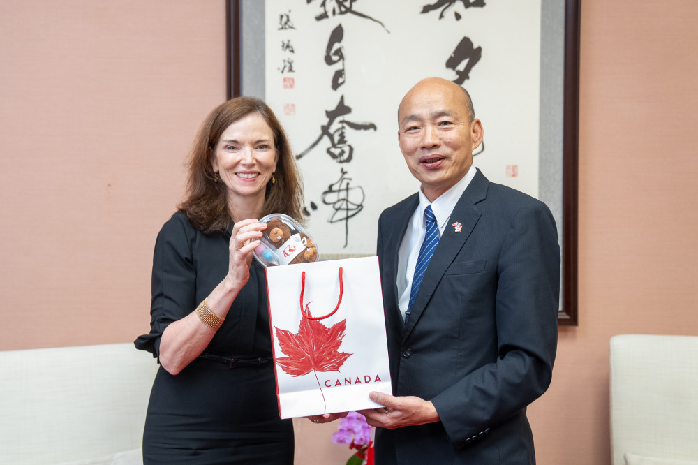 立法院韓國瑜院長接見「加拿大駐台北貿易辦事處」何曼麗（Marie Louise Hannan）代表