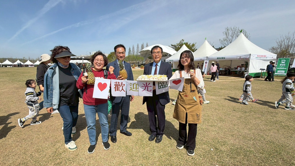 臺南甜走向國際！臺南市長黃偉哲赴韓推廣鳳梨，簽署 MOU 後首場農產交流大成功