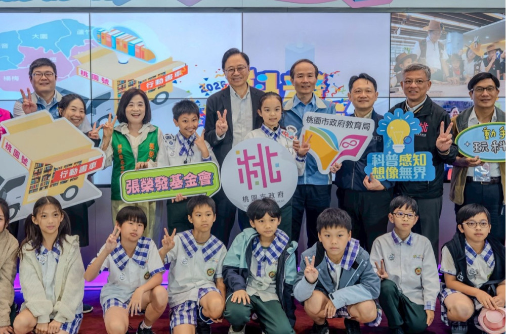 邁入第四年！2026科普行動書車啟航　張善政：結合AI打造科普閱讀新體驗