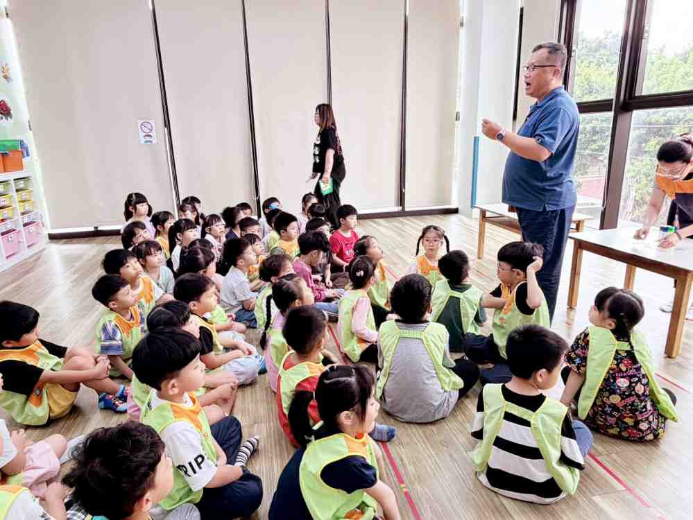 桃園郵局x四季幼兒園　母親節書寫明信片體驗郵政傳遞幸福與祝福