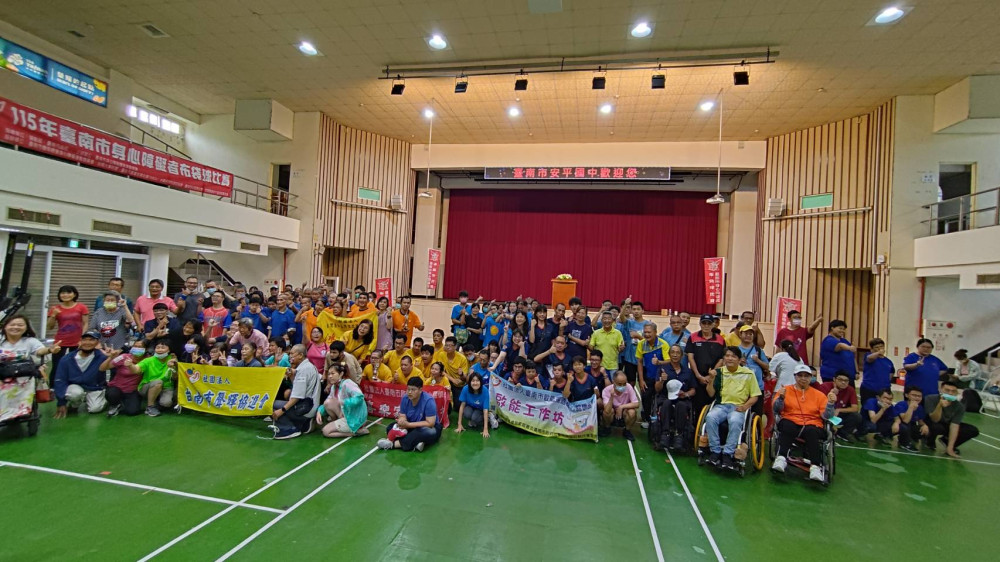 台南身障布袋球賽熱鬧登場　17隊近200人同場競技