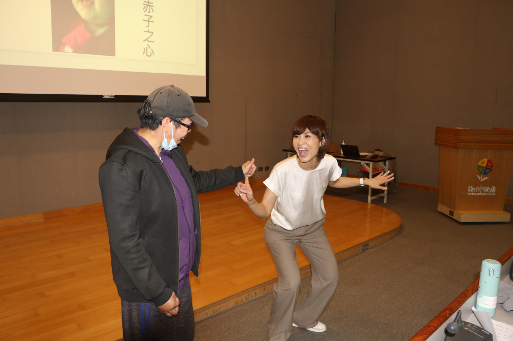 新北「晚美人生我做主」系列講座首場活動登場：愛笑瑜伽協會王淑芳笑迎晚美人生、暢談熟齡生活