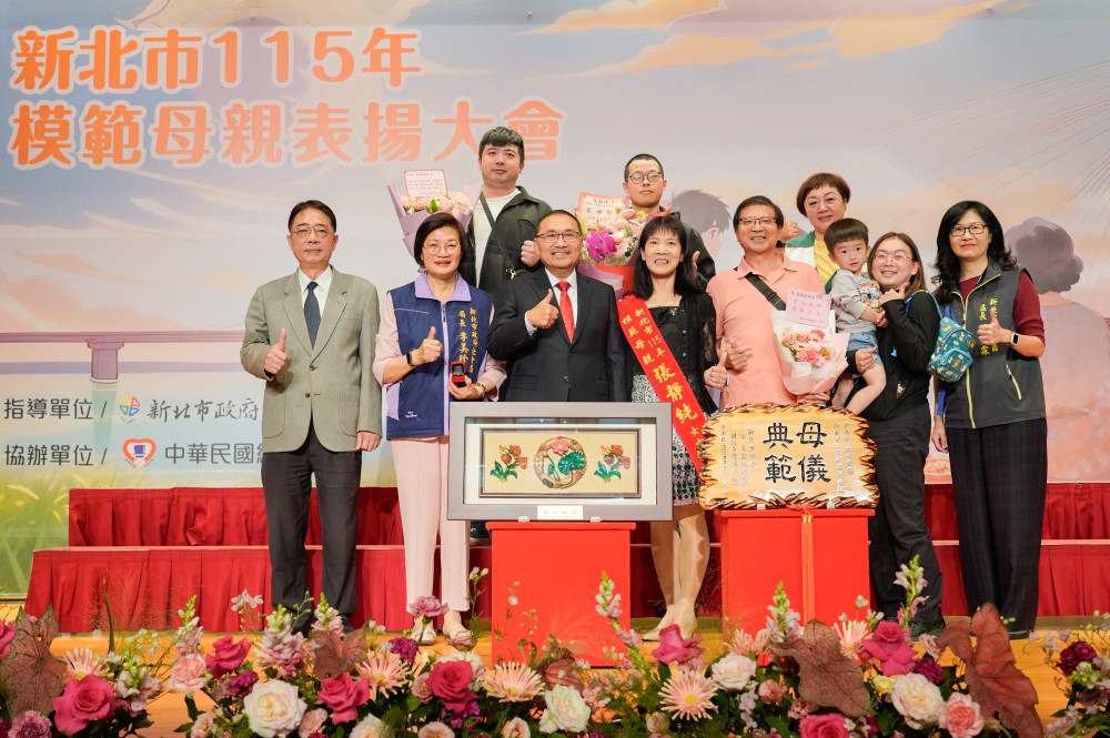中和張靜純用全心的愛縫補受創的童心  獲頒新北模範母親
