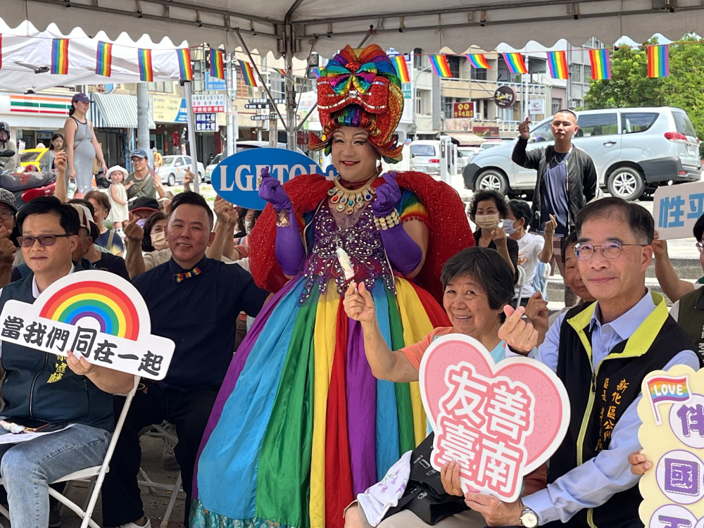 臺南響應國際不再恐同日　變裝皇后演出倡議擁抱多元