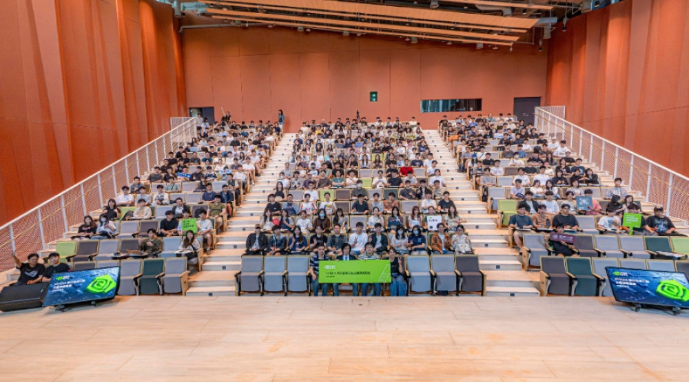 AI 科技新浪潮進校園！逢甲大學緊扣國際趨勢 師生同步參與黃仁勳主題演講直播同樂會