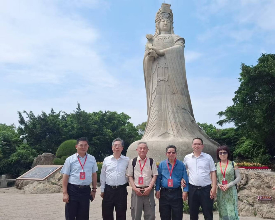 金大劉燈鐘博士至湄洲媽祖祖廟參拜  感受慈母心