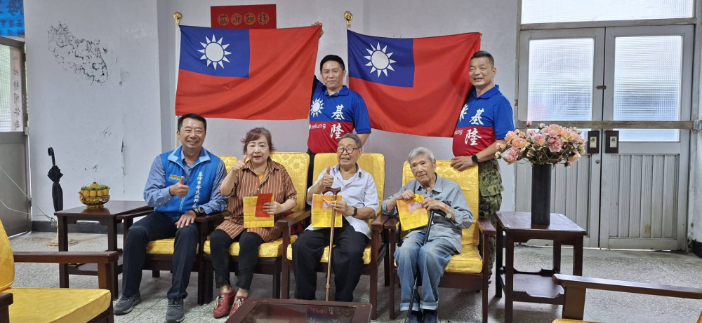 基隆榮服感謝士官團關懷小組送暖榮民與遺孤學子
