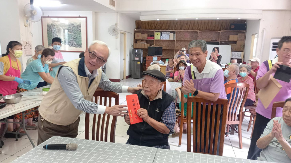 輔導會陳進廣與彰化榮家住民歡度端節 粽葉飄香溫情滿溢