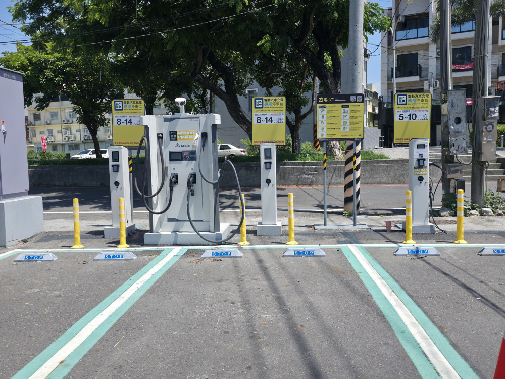 台南市積極推動電動車充電樁建設，提升永續城市環境