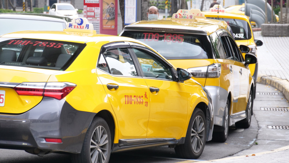 新北維護公共運輸安全　交通局：已查報不明叫車平台、函請中央下架查緝