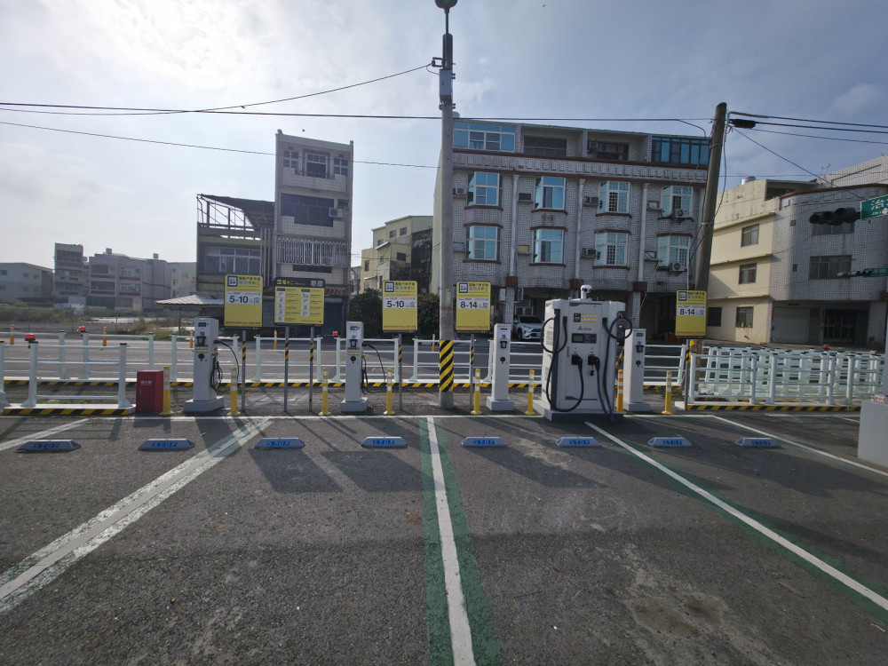 台南市積極推動電動車充電樁建設，提升永續城市環境