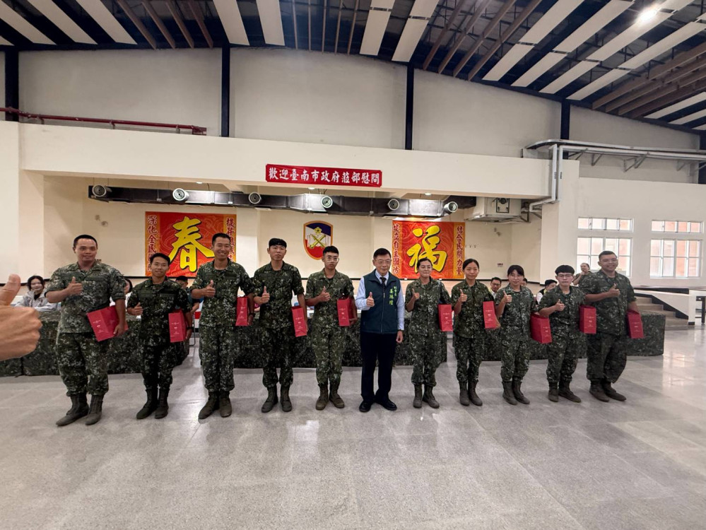 端午節前夕慰勞國軍 臺南市府赴砲訓部致贈慰勞金與肉粽