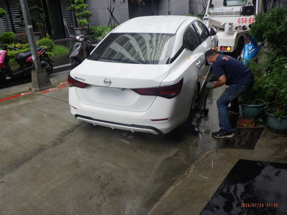 喪家移靈遇阻！車擋大門口影響出入慘吞罰單