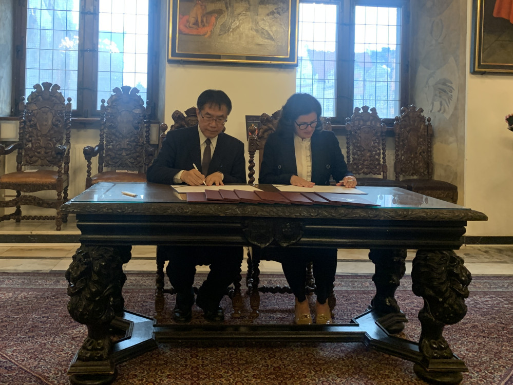 台南市長黃偉哲訪波蘭再拓城市外交　台南與格但斯克簽署友好合作備忘錄