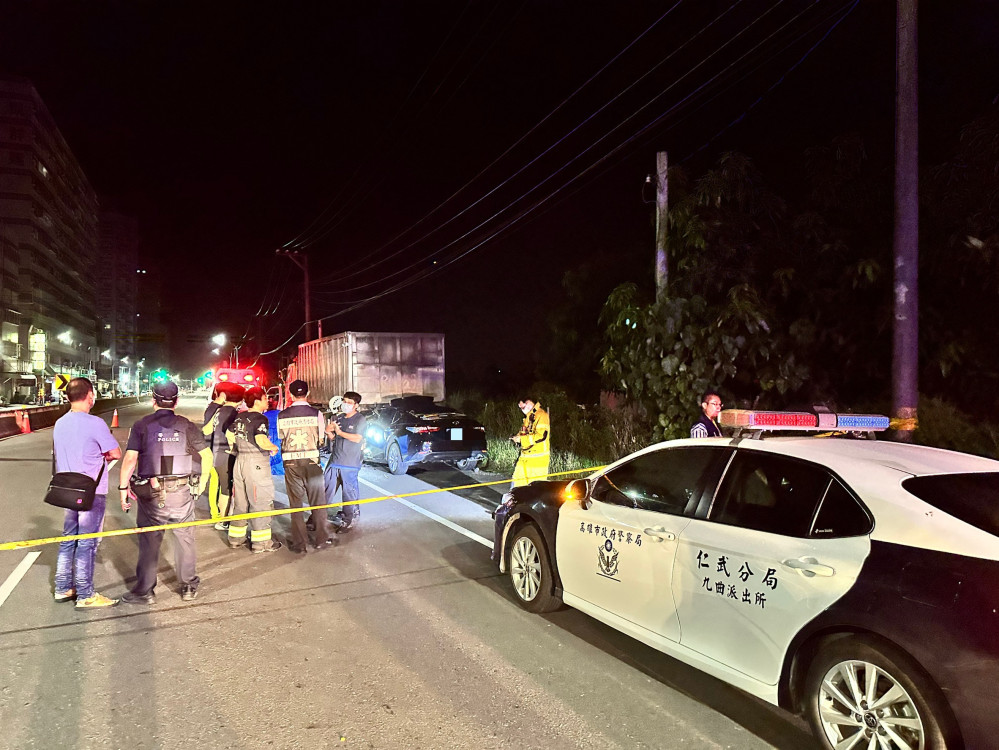 高雄大樹自撞奪命！轎車疑突加速撞停車釀悲劇