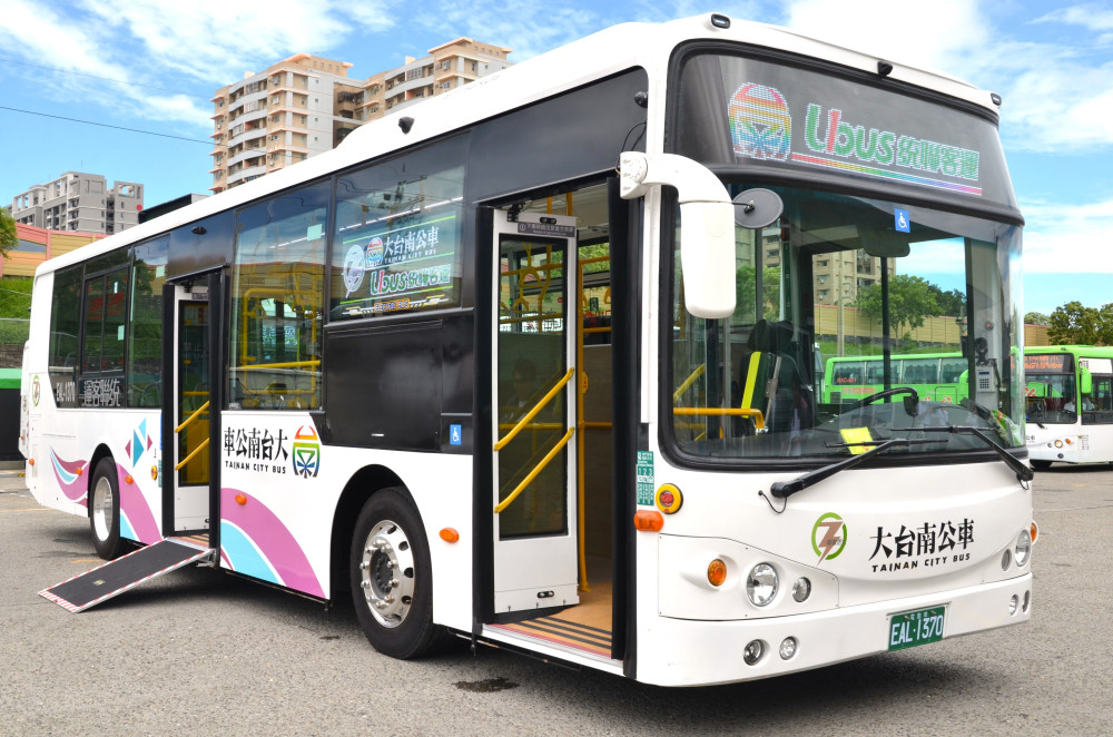 臺南市首批電動公車上路 推動公共運輸電動化