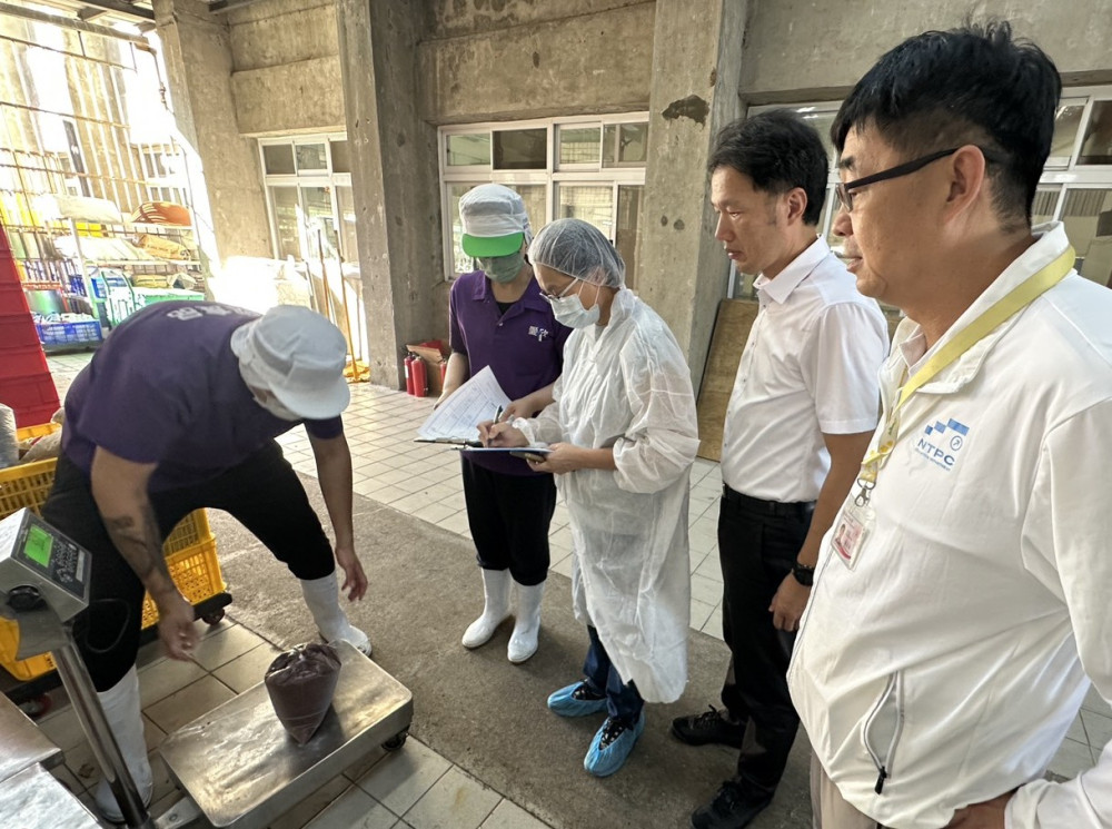新北市教育局走訪校園關心開學情形　免費午餐上路、「鮮奶幸福週」擴大至國中　 