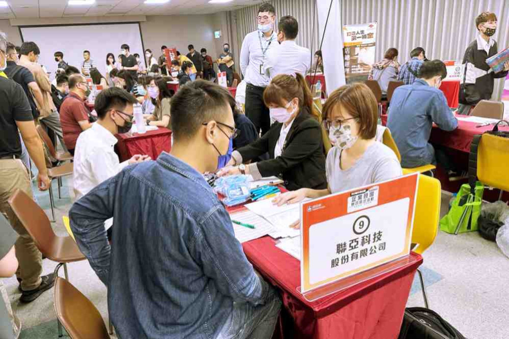 新鮮人求職及轉職者看過來　新竹地區9/3現場徵才提供1,992多元職缺