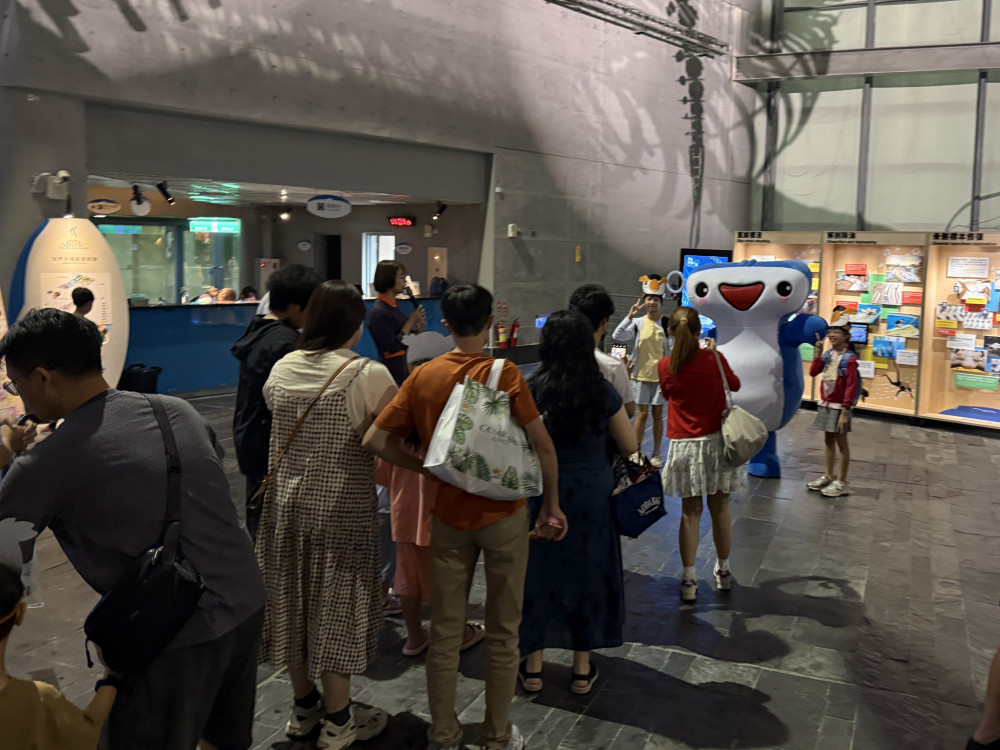 屏東海生館夜間點燈倒數！萌夯鯊寶見面會 住宿再享門票優惠