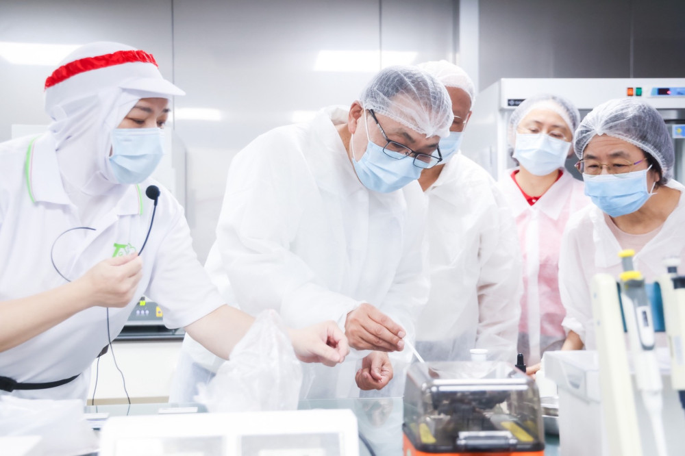 開學日即將到來！新北市府團隊視察團膳供應廠房，守護學童食安