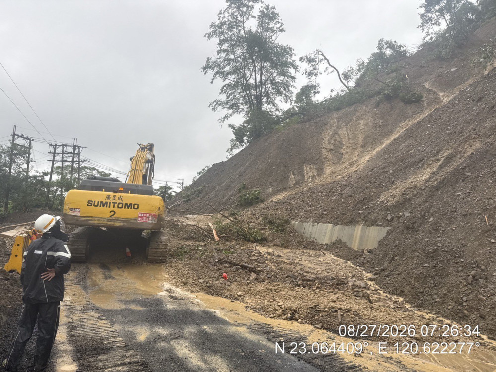 即時|甲仙台20線邊坡坍方雙向中斷　公路局搶修拚下午3點恢復通行