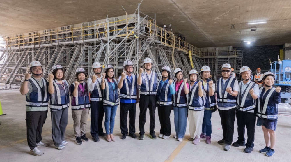 捷運綠線G07站地下結構完成　張善政：加速後續工程拚119年底主線通車