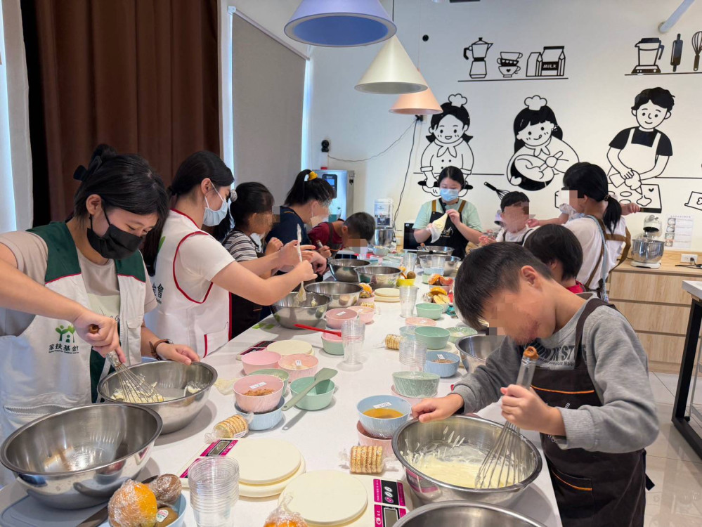 這是我們家第一張合照 金門家扶SEL親子拉近彼此距離