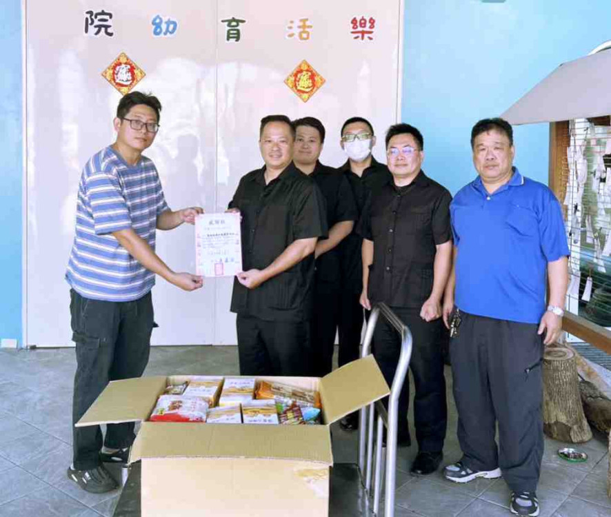 中秋節點亮失依兒少　後備指揮部桃園管理組官兵愛心物資溫暖育幼院
