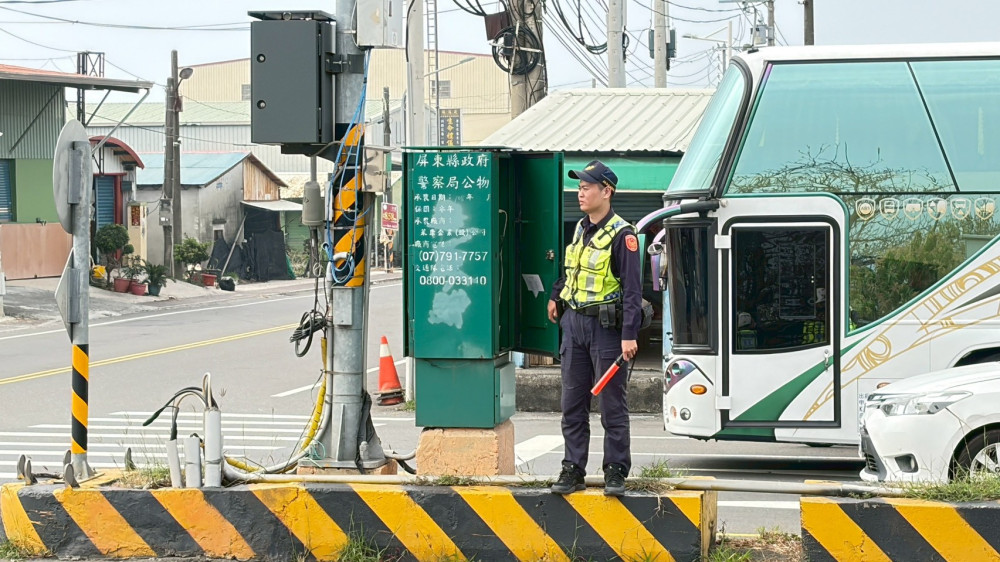 北返車潮湧現！屏警啟動調撥分流 台1線楓港至枋山加強疏導